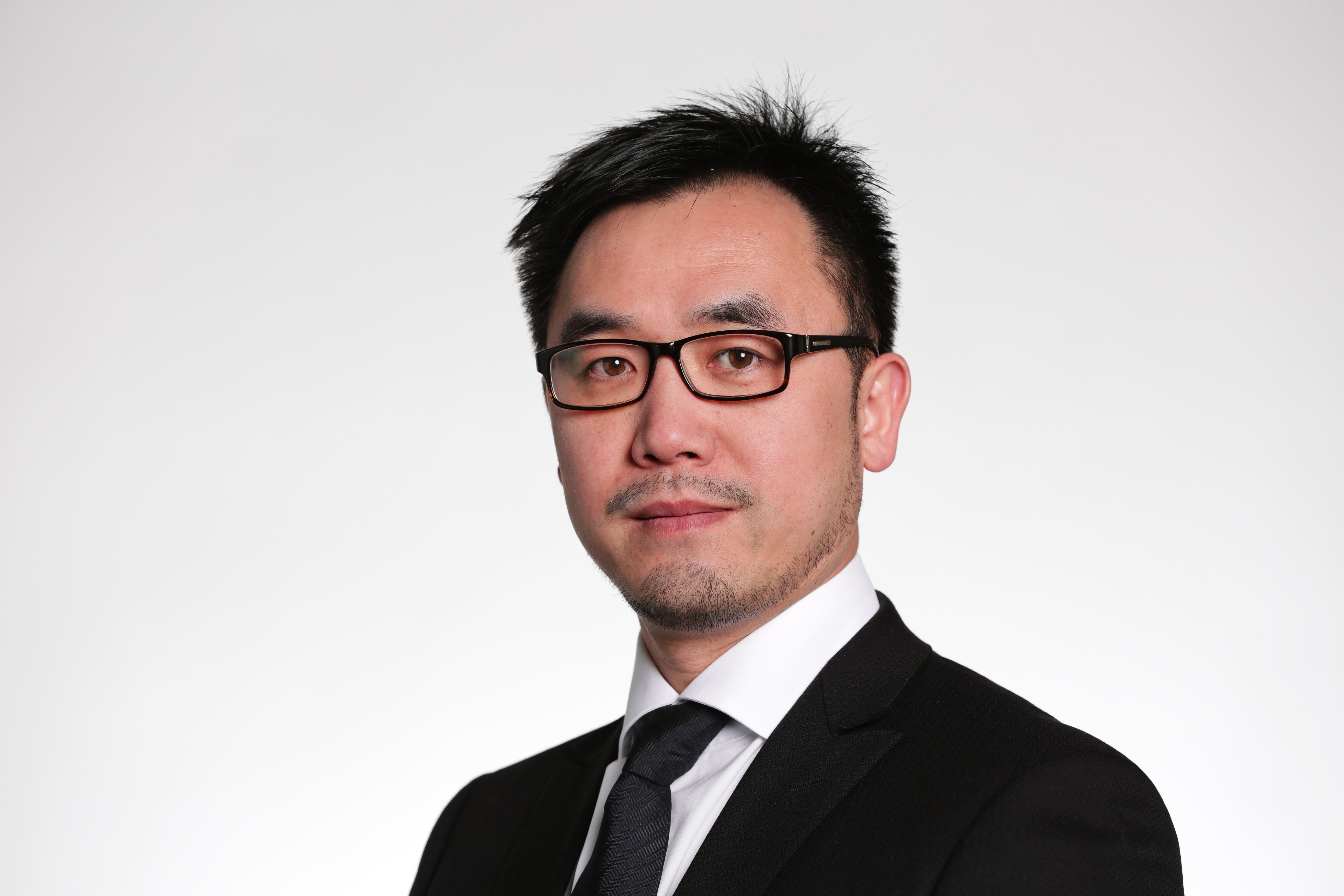 Dr Kunbin Hong